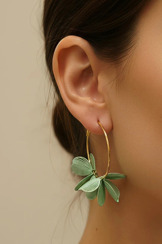 STATEMENT FLOWER EARRINGS