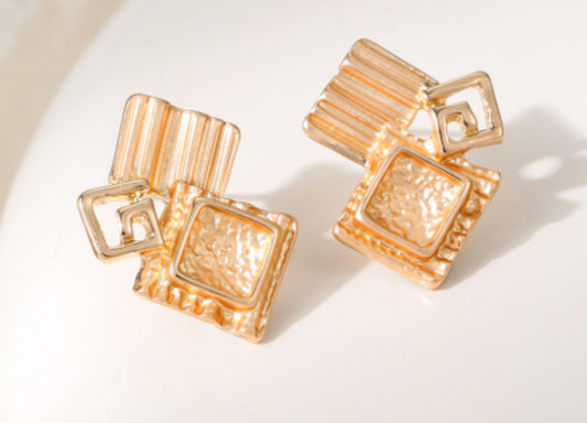 SQUARE STUD EARRINGS
