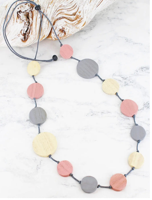 WOODEN CIRCLE DISC NECKLACE