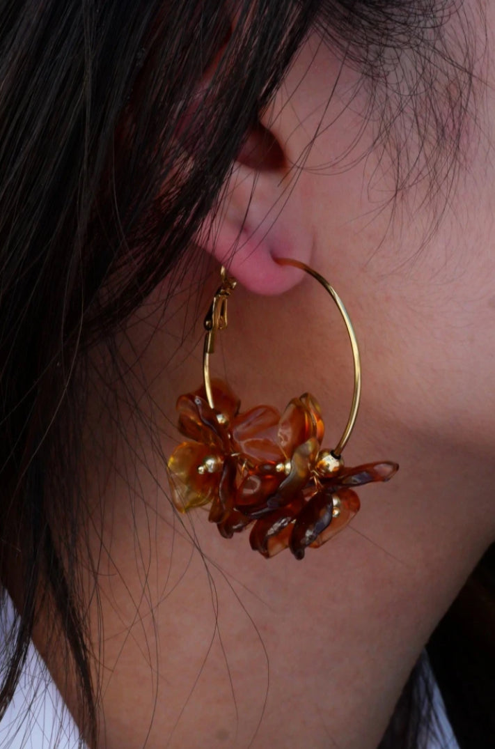 ACRYLIC PETAL HOOPS