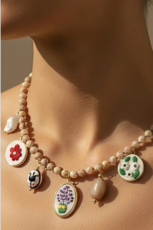 STATEMENT NECKLACE