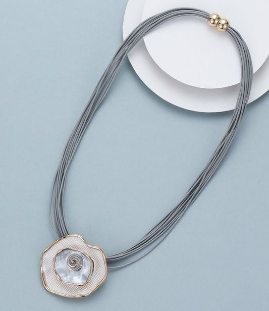 MAGNET PENDANT NECKLACE