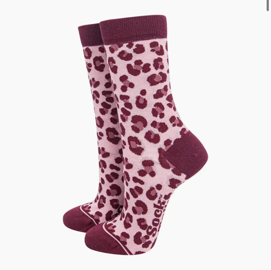 WOMEN’S ANIMAL PRINT SOCKS