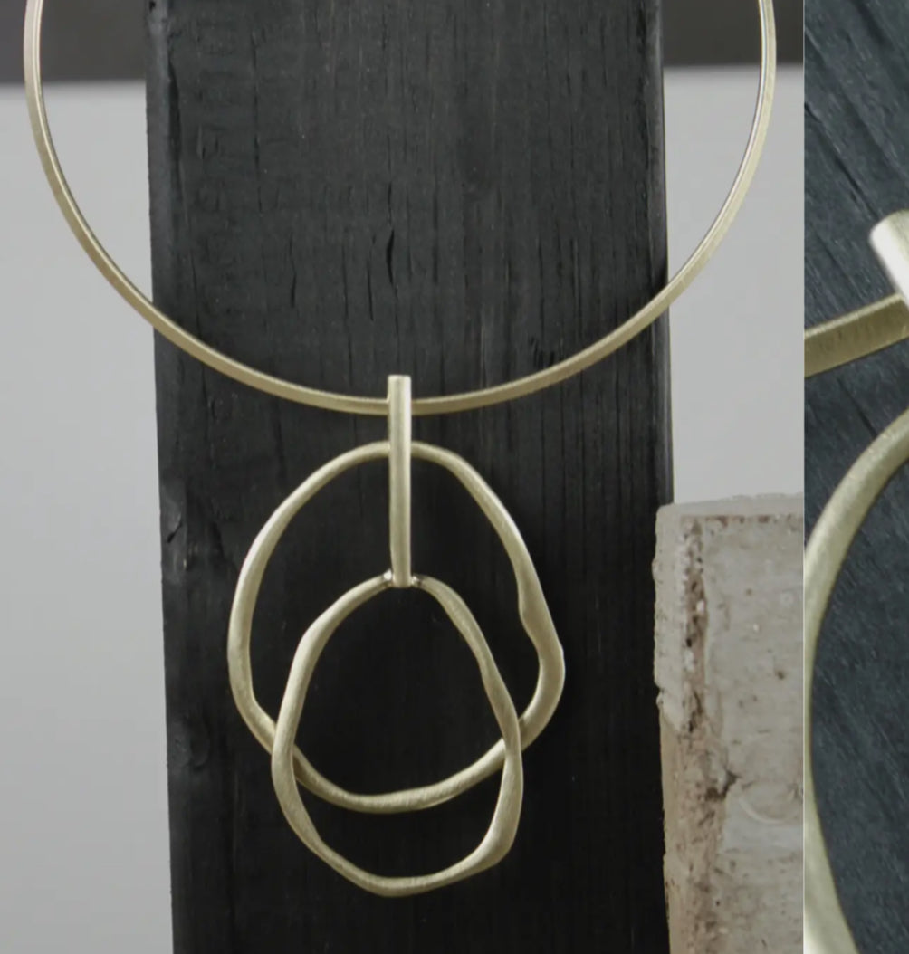 DNSK SHORT STATEMENT NECKLACE