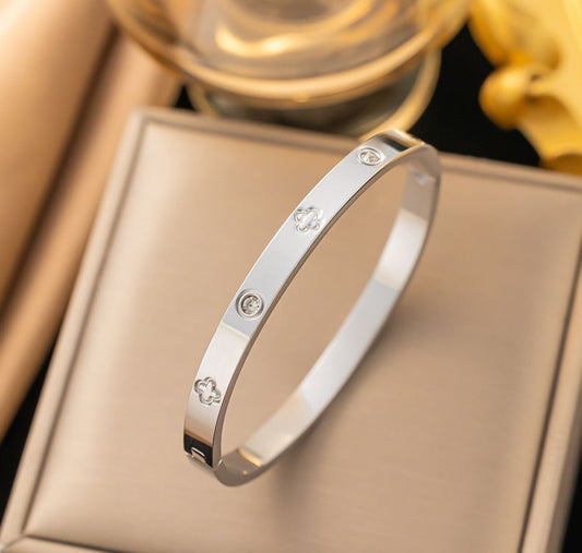 CRYSTAL DETAIL BANGLE - SILVER