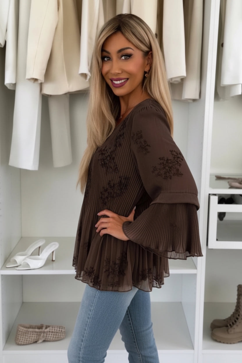 FLORAL PLEAT BLOUSE - 8-12/14- CHOCOLATE