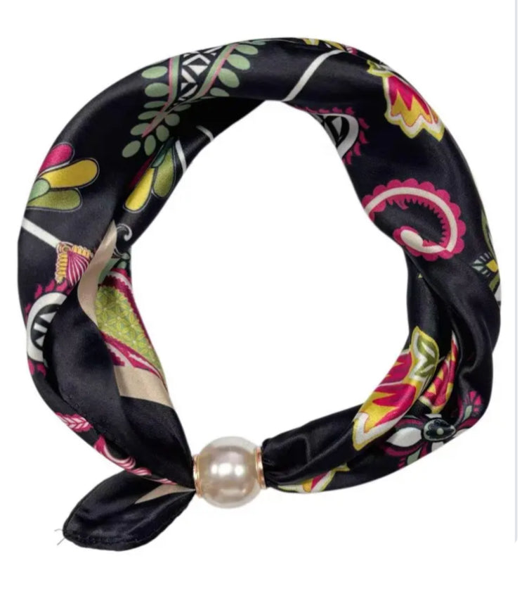 PEARL MAGNET SCARF