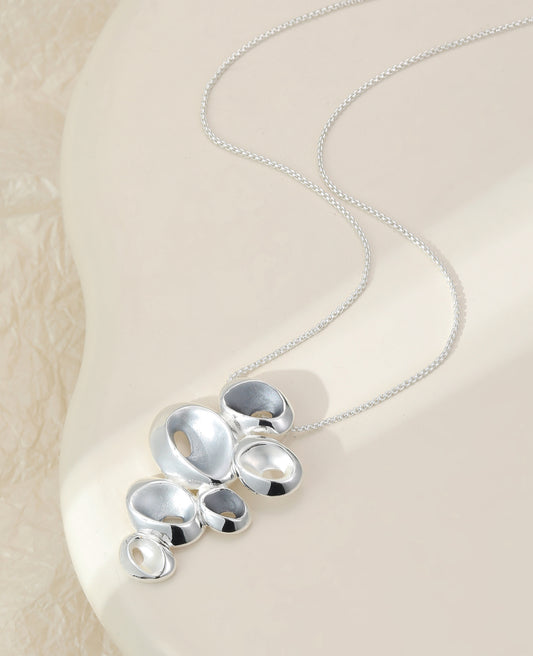 PENDANT NECKLACE - GREY