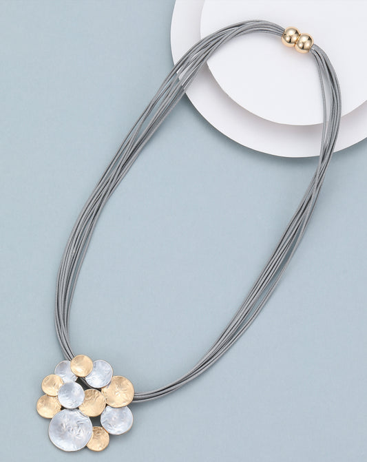 MAGNETIC PENDANT NECKLACE