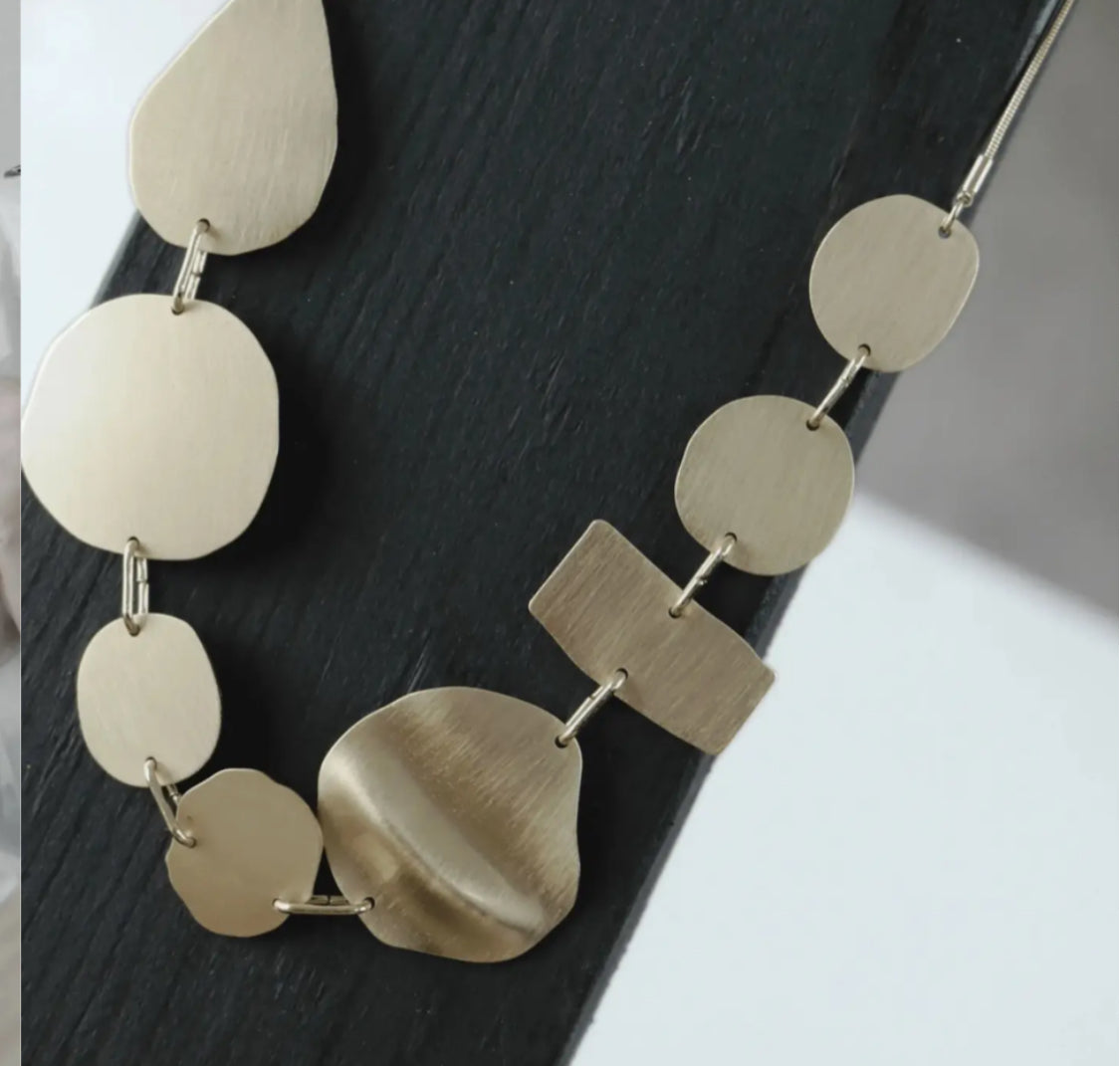 DNSK ORGANIC SHAPE ADJUSTABLE NECKLACE