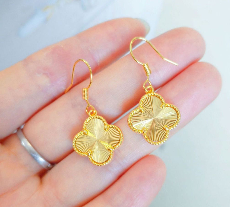 PETAL DROP EARRINGS - GOLD