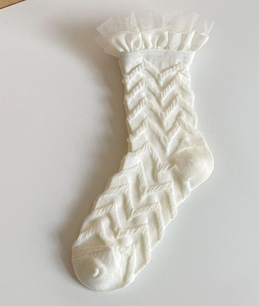 RUFFLE TRIM SOCKS