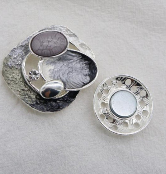 SILVER MAGNETIC BROOCH