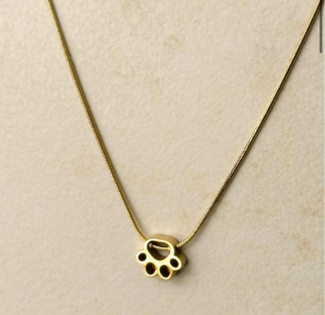 STAINLESS STEEL PAW NECKLACE