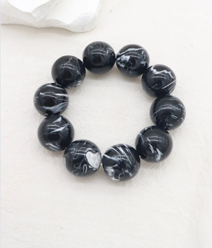 ACRYLIC BEADED BRACELET