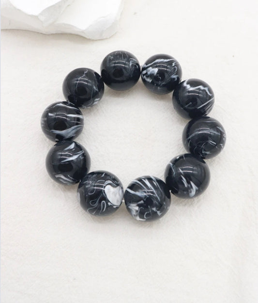 ACRYLIC BEADED BRACELET