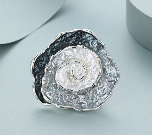 MAGNET BROOCH