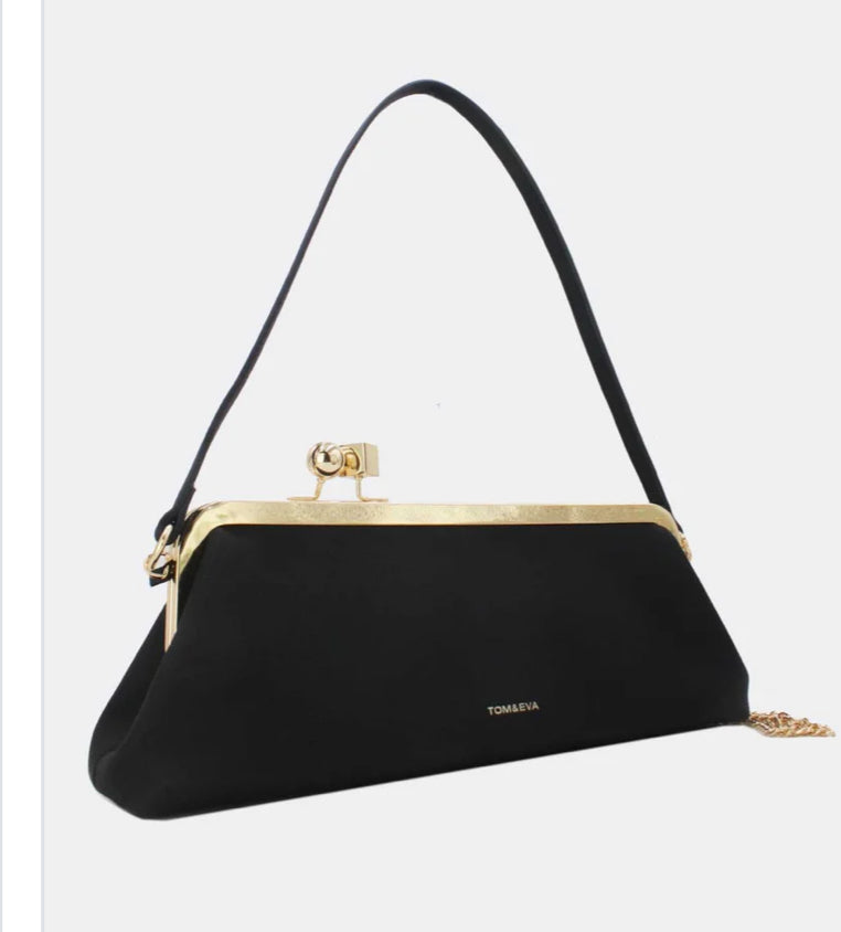 CLASP BAGUETTE BAG - BLACK