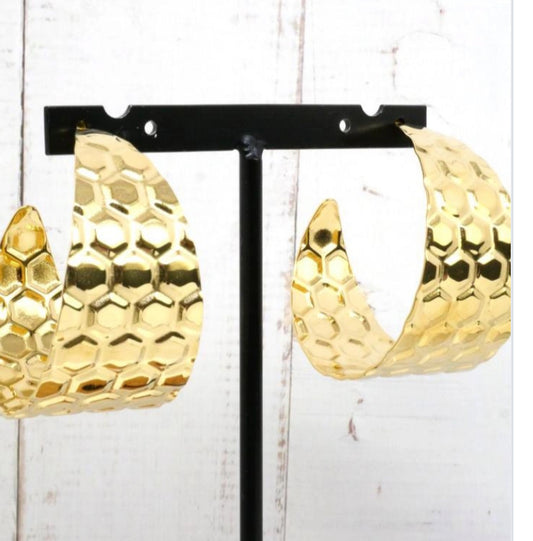 EMBOSSED CHUNKY HOOP EARRINGS- GOLD