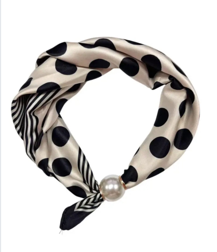 MAGNET PEARL SCARF