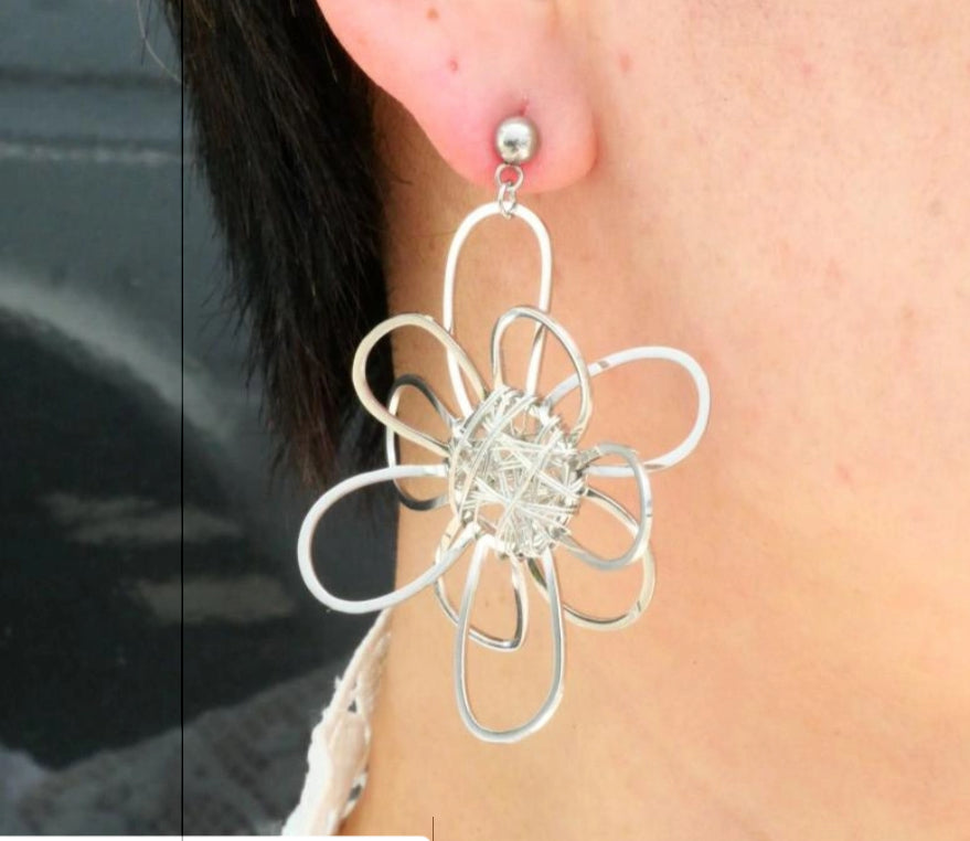 FLOWER STATEMENT EARRINGS - SILVER