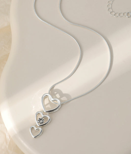 DIAMOND HEART NECKLACE - SILVER