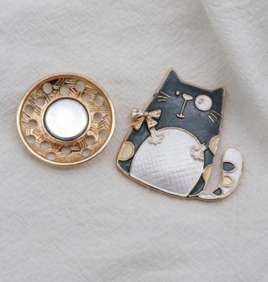 CAT MAGNETIC BROOCH