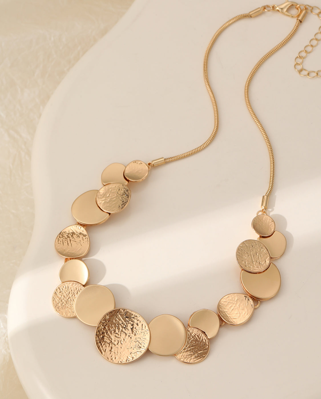 LAYERED CIRCLES NECKLACE