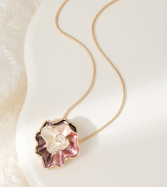 BURGUNDY FLOWER PENDANT