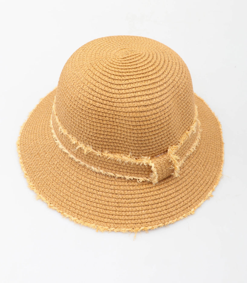 STRAW CLOCHE HAT