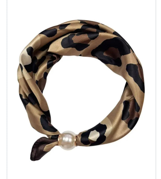 PEARL MAGNET SCARF