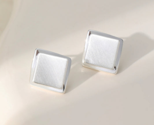MATT SQUARE STUD EARRINGS- SILVER