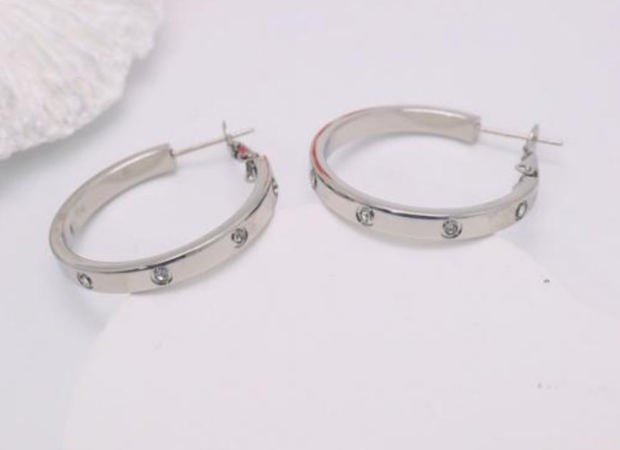 CRYSTAL HOOP - SILVER