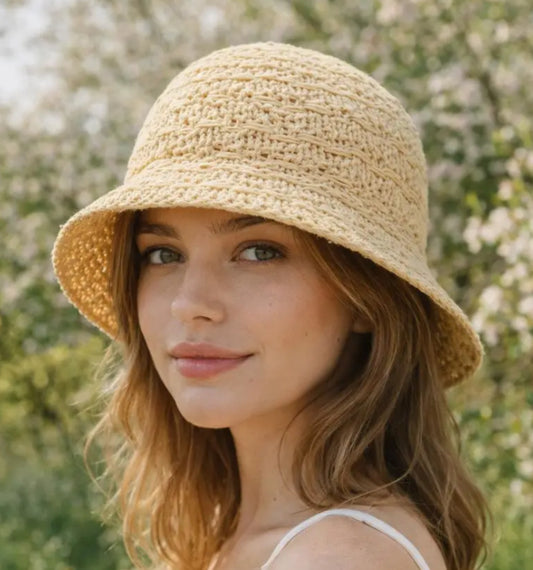 CROCHET CLOCHE HAT - BEIGE