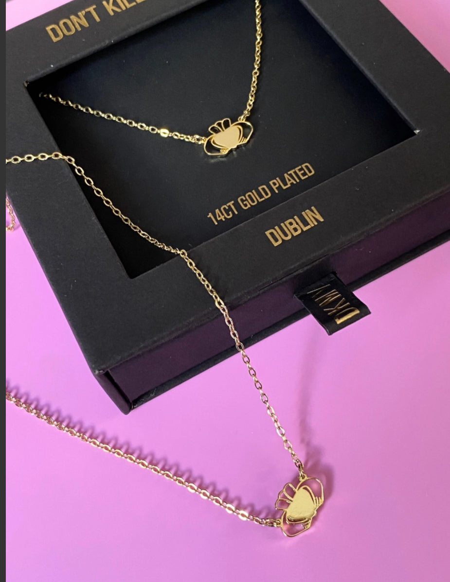 DKMV HEART STRONG BEAG CLADDAGH NECKLACE
