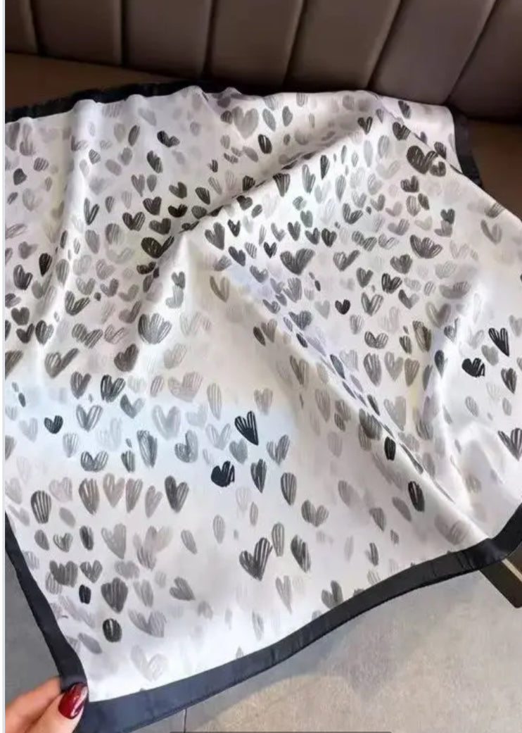 SATIN NECK SQUARE