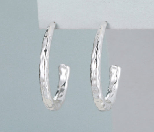 HAMMERED HOOP EARRINGS