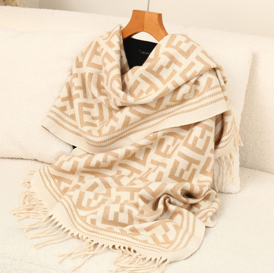 TAUPE/CREAM PRINT FRINGED SCARF