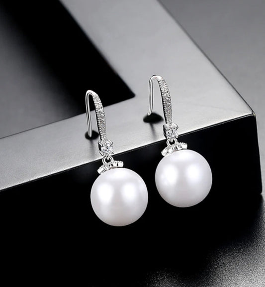 WHITE PEARL DROP EARRINGS WITH DIAMANTÉ DETAIL