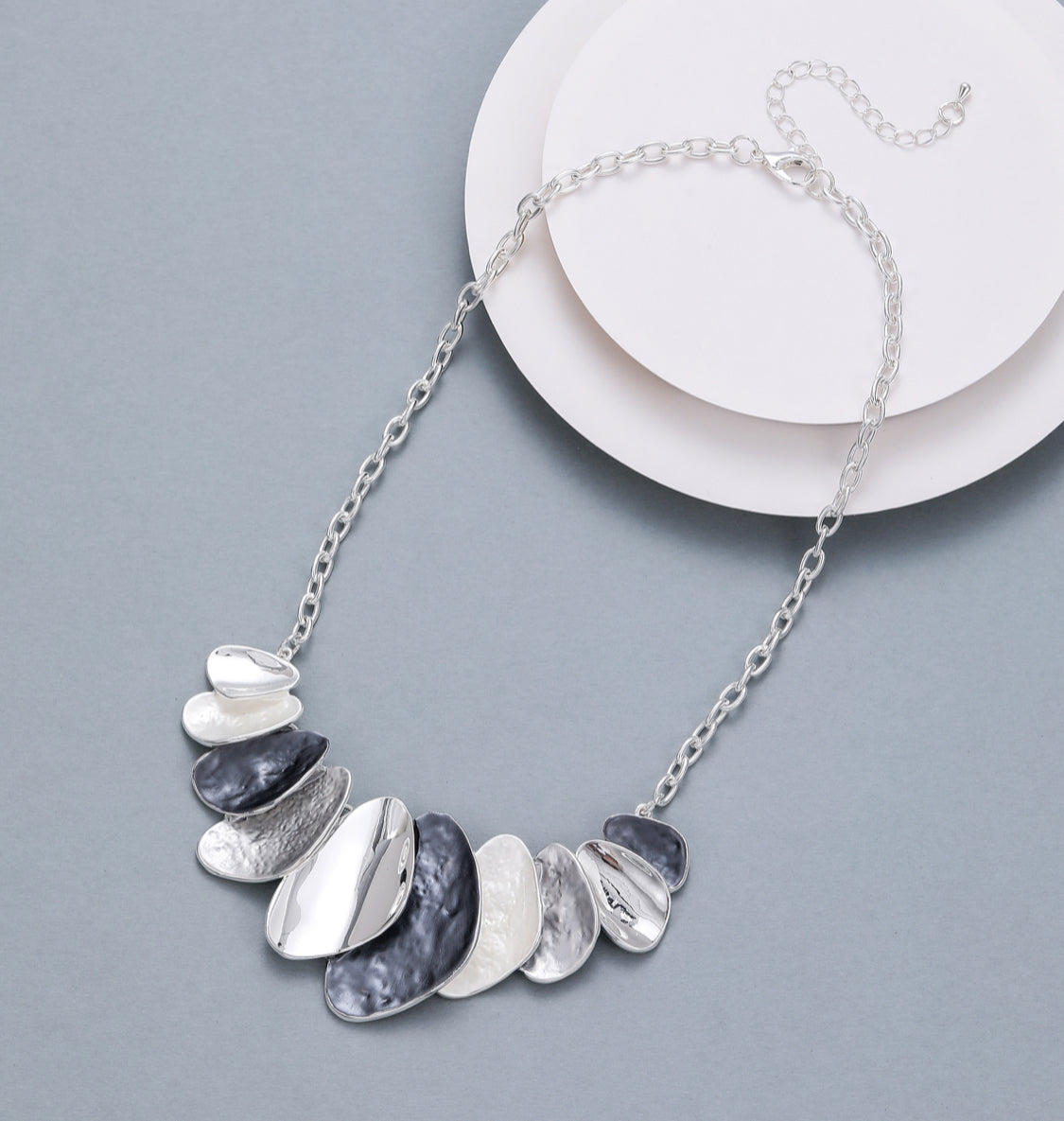 BLACK & SILVER OVAL NECKLACE