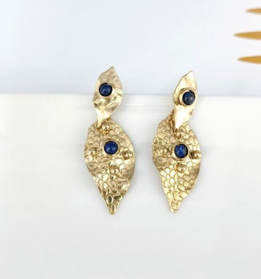 TEXTURED STUD EARRINGS WITH BLUE STONE