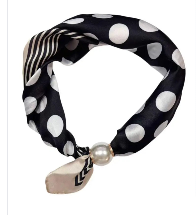 MAGNET PEARL SCARF