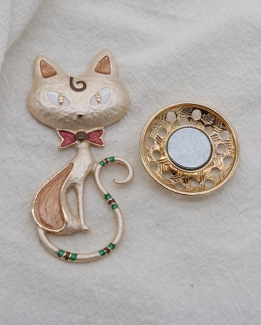 CAT MAGNETIC BROOCH