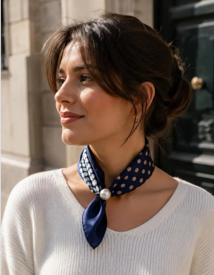 PEARL MAGNET SCARF