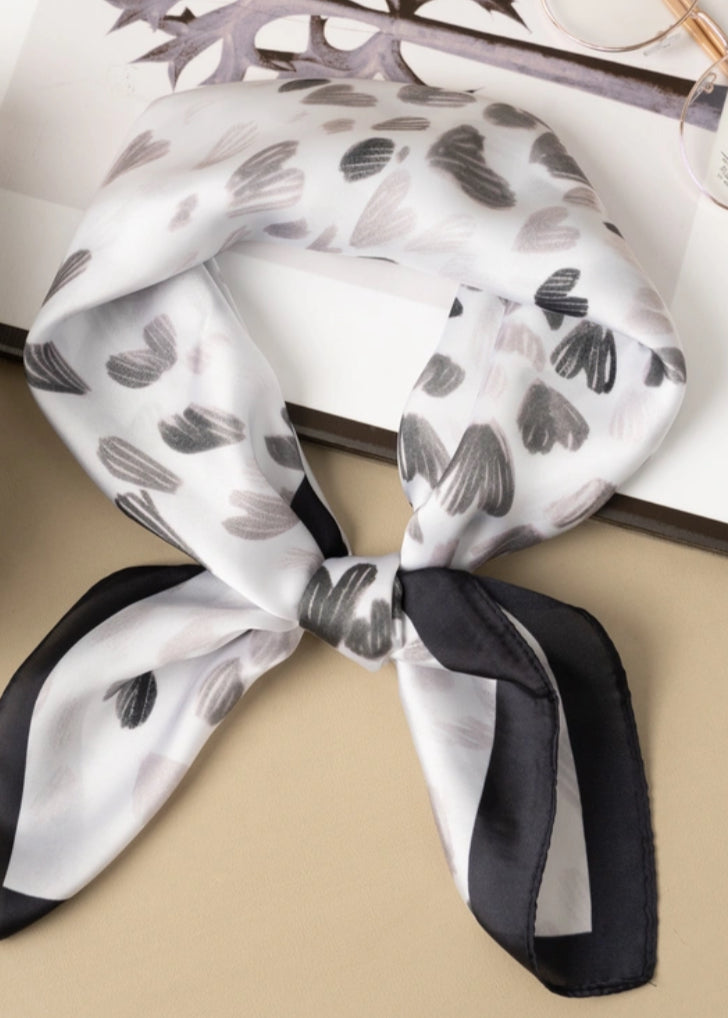 SATIN NECK SQUARE