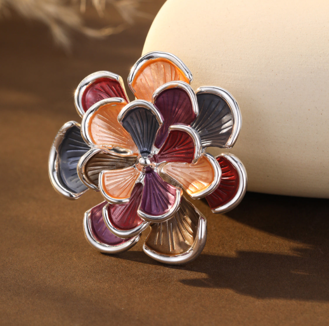MAGNET BROOCH