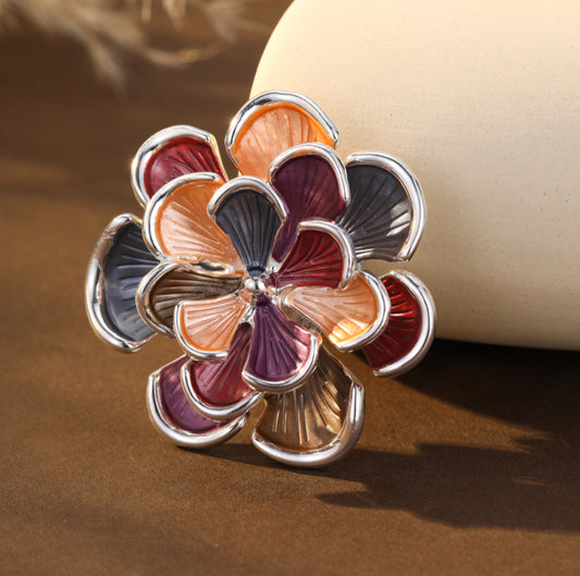 MAGNET BROOCH