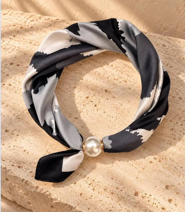 PEARL MAGNET NECK SCARF