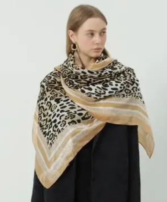 BEIGE ANIMAL PRINT SCARF