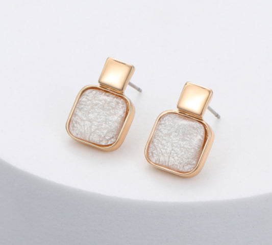 SQUARE RESIN STUDS